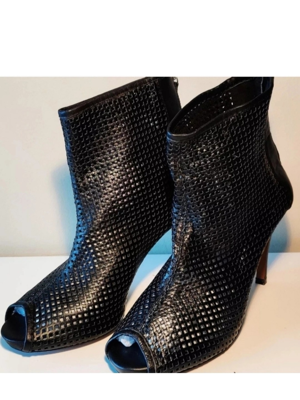 Pedder Red Womens 39/9US Black Leather Booties Heel's 3.5" NEW...